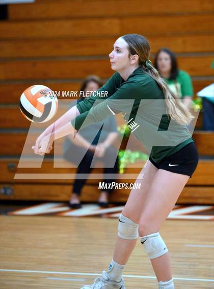 Thumbnail 2 in Winter Park vs DeLand (FHSAA 7A Region 1 Regional Final) photogallery.