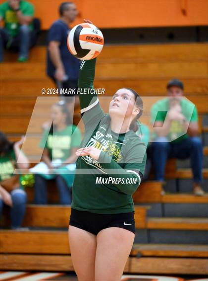 Thumbnail 2 in Winter Park vs DeLand (FHSAA 7A Region 1 Regional Final) photogallery.