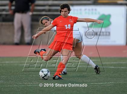 Thumbnail 2 in Mt. Carmel vs Byrd (LHSAA D1 Final) photogallery.