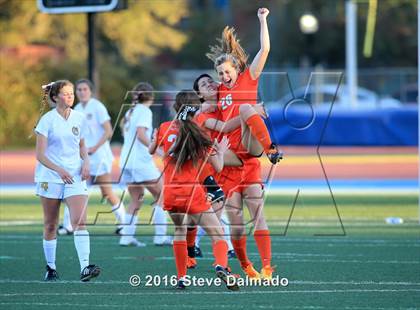 Thumbnail 1 in Mt. Carmel vs Byrd (LHSAA D1 Final) photogallery.