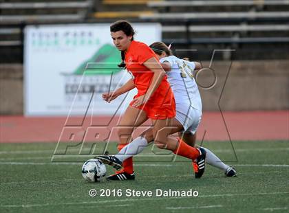 Thumbnail 1 in Mt. Carmel vs Byrd (LHSAA D1 Final) photogallery.