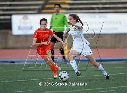 Thumbnail 3 in Mt. Carmel vs Byrd (LHSAA D1 Final) photogallery.