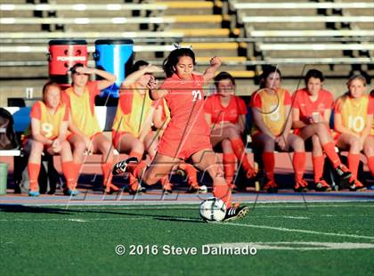 Thumbnail 1 in Mt. Carmel vs Byrd (LHSAA D1 Final) photogallery.