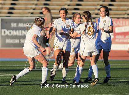 Thumbnail 3 in Mt. Carmel vs Byrd (LHSAA D1 Final) photogallery.