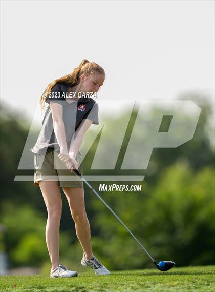 Thumbnail 3 in UIL 1A Golf Finals Round 1 photogallery.
