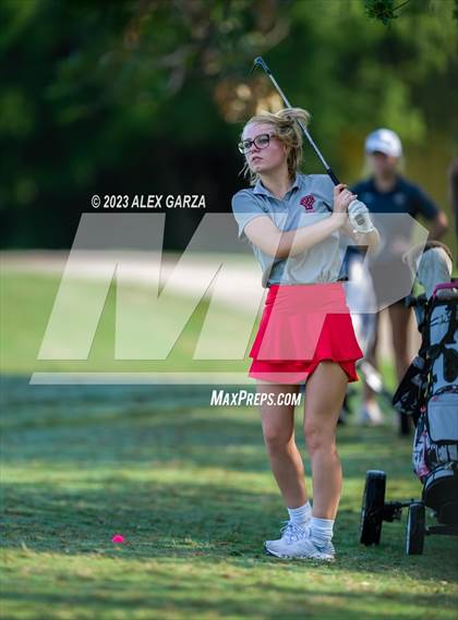 Thumbnail 2 in UIL 1A Golf Finals Round 1 photogallery.