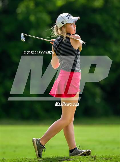 Thumbnail 1 in UIL 1A Golf Finals Round 1 photogallery.