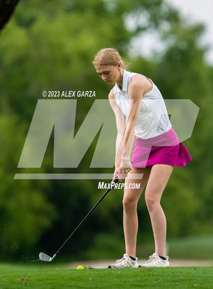 Thumbnail 2 in UIL 1A Golf Finals Round 1 photogallery.
