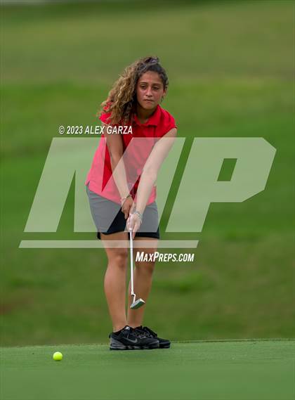 Thumbnail 1 in UIL 1A Golf Finals Round 1 photogallery.
