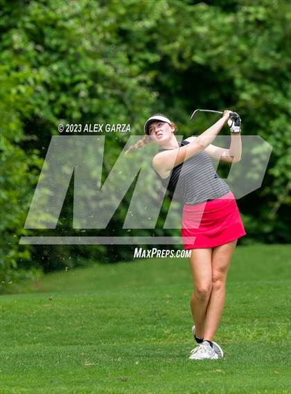 Thumbnail 3 in UIL 1A Golf Finals Round 1 photogallery.