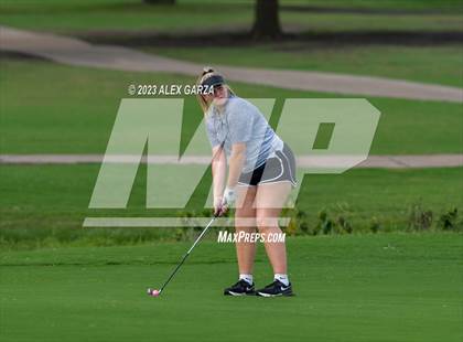 Thumbnail 3 in UIL 1A Golf Finals Round 1 photogallery.