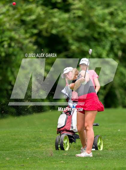 Thumbnail 3 in UIL 1A Golf Finals Round 1 photogallery.