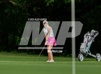 Thumbnail 1 in UIL 1A Golf Finals Round 1 photogallery.