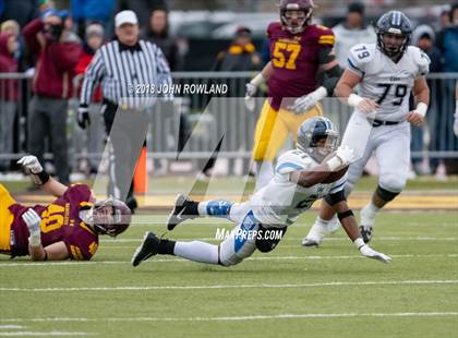Thumbnail 3 in Lincoln-Way East vs. Loyola Academy (IHSA 8A Semifinal) photogallery.