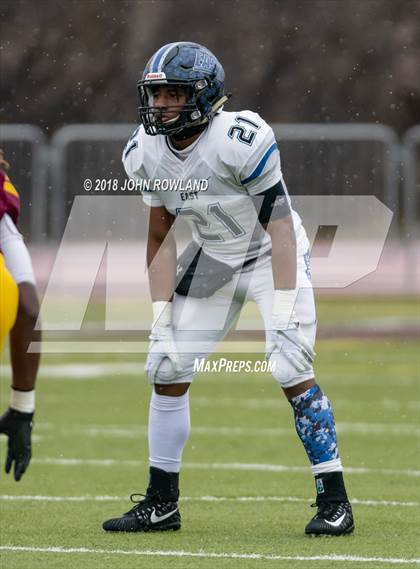 Thumbnail 3 in Lincoln-Way East vs. Loyola Academy (IHSA 8A Semifinal) photogallery.