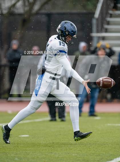 Thumbnail 3 in Lincoln-Way East vs. Loyola Academy (IHSA 8A Semifinal) photogallery.