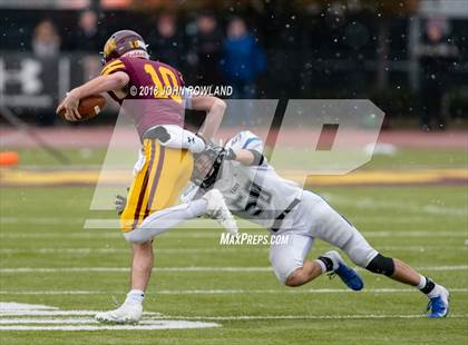 Thumbnail 3 in Lincoln-Way East vs. Loyola Academy (IHSA 8A Semifinal) photogallery.