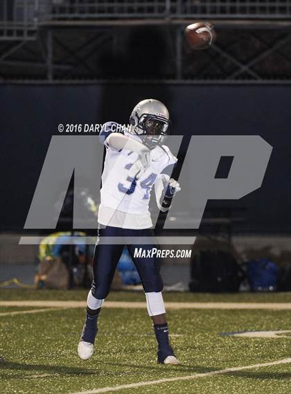 Thumbnail 2 in La Salle vs. Silverado (CIF -SS D9 QTR Final) photogallery.
