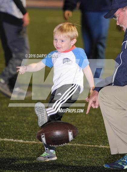 Thumbnail 1 in La Salle vs. Silverado (CIF -SS D9 QTR Final) photogallery.