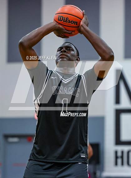 Thumbnail 3 in Columbus vs Dynamic Prep (Made Hoops - Miami Tip-Off) photogallery.