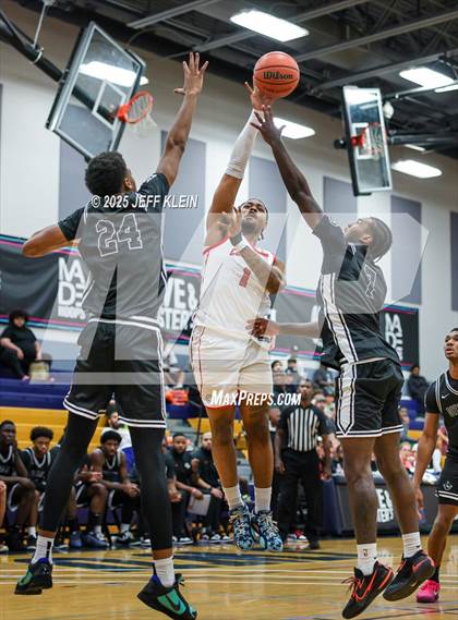 Thumbnail 1 in Columbus vs Dynamic Prep (Made Hoops - Miami Tip-Off) photogallery.