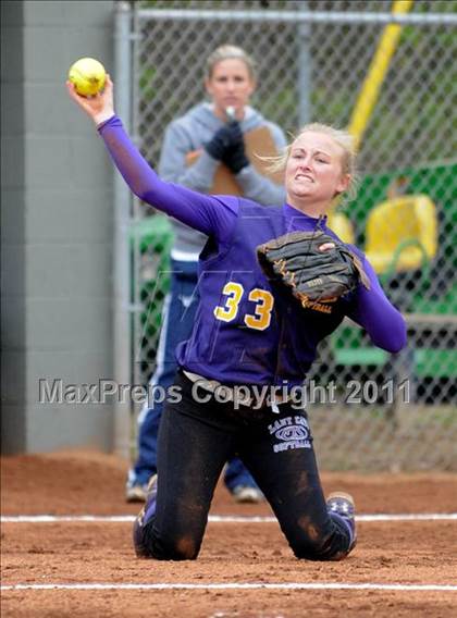 Thumbnail 3 in Oliver Springs vs. Anderson County (AC Invitational) photogallery.
