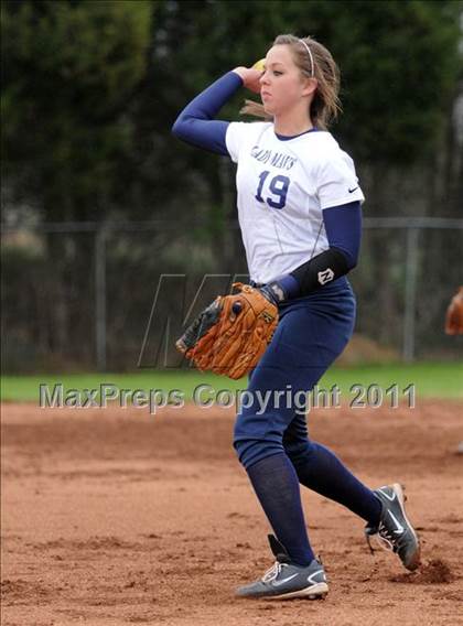 Thumbnail 1 in Oliver Springs vs. Anderson County (AC Invitational) photogallery.