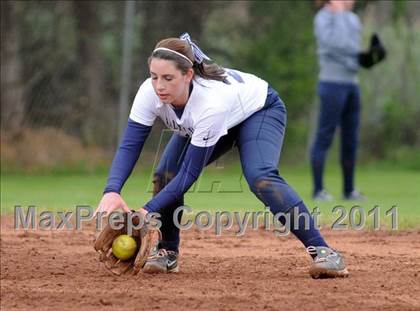 Thumbnail 2 in Oliver Springs vs. Anderson County (AC Invitational) photogallery.