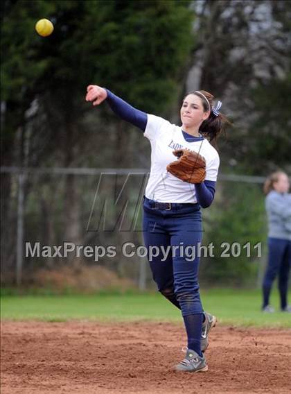 Thumbnail 3 in Oliver Springs vs. Anderson County (AC Invitational) photogallery.