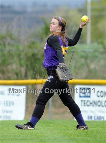 Thumbnail 2 in Oliver Springs vs. Anderson County (AC Invitational) photogallery.