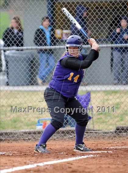 Thumbnail 2 in Oliver Springs vs. Anderson County (AC Invitational) photogallery.