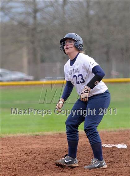 Thumbnail 2 in Oliver Springs vs. Anderson County (AC Invitational) photogallery.