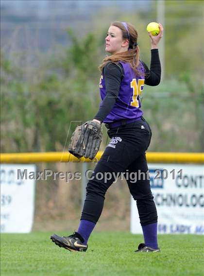 Thumbnail 1 in Oliver Springs vs. Anderson County (AC Invitational) photogallery.