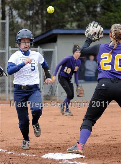 Thumbnail 3 in Oliver Springs vs. Anderson County (AC Invitational) photogallery.
