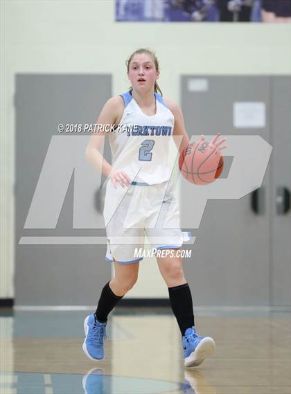Thumbnail 1 in Hayfield @ Yorktown photogallery.