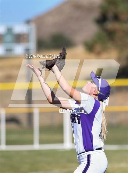 Thumbnail 1 in Douglas County vs. Horizon (CHSAA 5A Qualifier) photogallery.