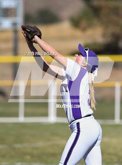 Thumbnail 1 in Douglas County vs. Horizon (CHSAA 5A Qualifier) photogallery.