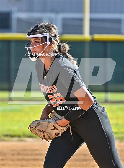 Thumbnail 3 in Lakewood vs Bear Creek photogallery.