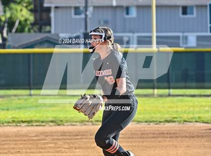 Thumbnail 1 in Lakewood vs Bear Creek photogallery.