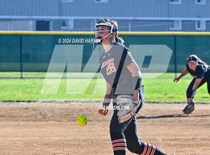 Thumbnail 2 in Lakewood vs Bear Creek photogallery.
