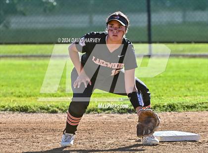 Thumbnail 2 in Lakewood vs Bear Creek photogallery.