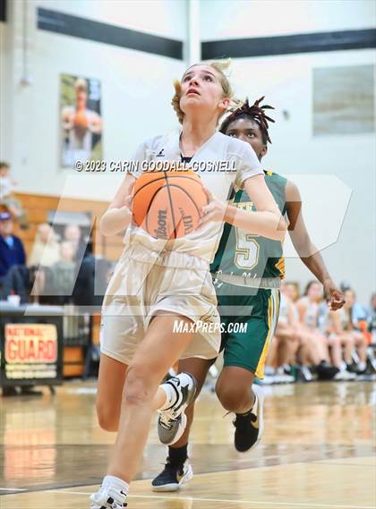 Thumbnail 3 in White Oak @ Croatan photogallery.