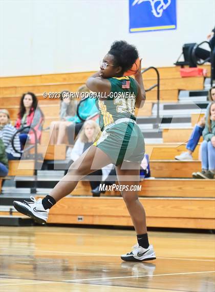 Thumbnail 3 in White Oak @ Croatan photogallery.