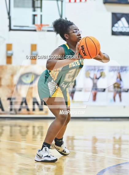 Thumbnail 3 in White Oak @ Croatan photogallery.