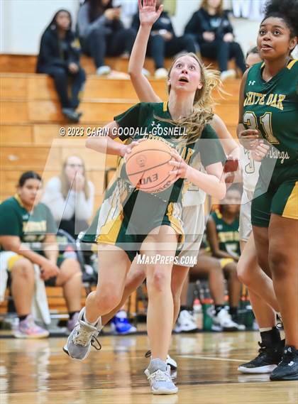 Thumbnail 3 in White Oak @ Croatan photogallery.