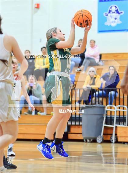 Thumbnail 3 in White Oak @ Croatan photogallery.