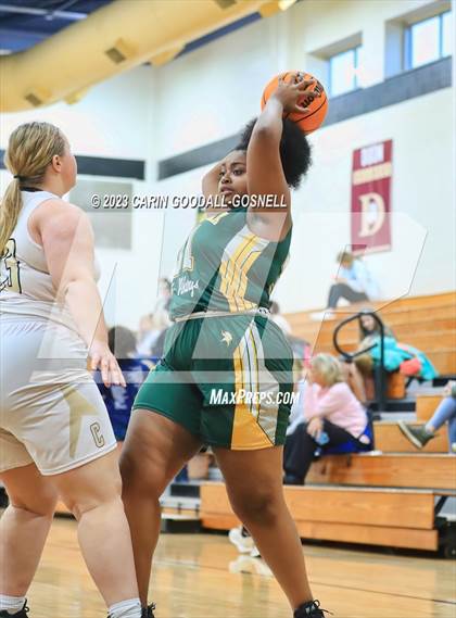 Thumbnail 3 in White Oak @ Croatan photogallery.