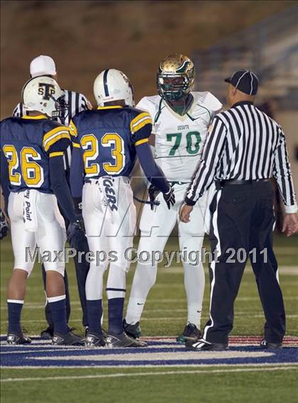 Thumbnail 3 in DeSoto vs. Stony Point (5A Region 2 Quarterfinals) photogallery.
