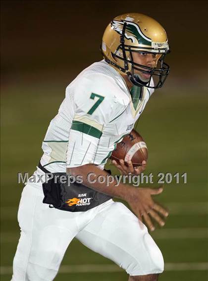 Thumbnail 3 in DeSoto vs. Stony Point (5A Region 2 Quarterfinals) photogallery.