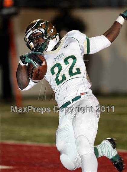 Thumbnail 2 in DeSoto vs. Stony Point (5A Region 2 Quarterfinals) photogallery.